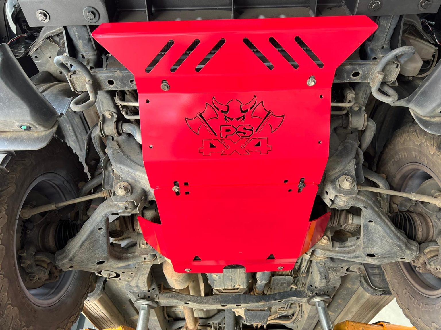 Bash Plate Sump Guard 4mm for Toyota Hilux N70 2005 2015 2pc RED